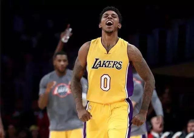 它折射的是 它折射的是